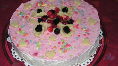 Illustration : Dessert: Le gâteau aux fruits rouges!
