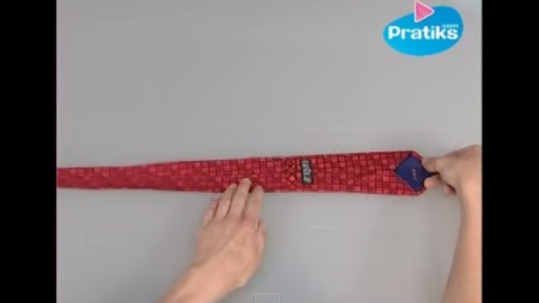 Comment faire un noeud de cravate en 10 secondes