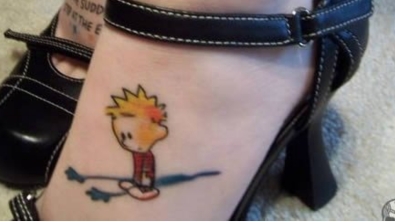 Illustration : Les 10 pires tatouages de pieds. 