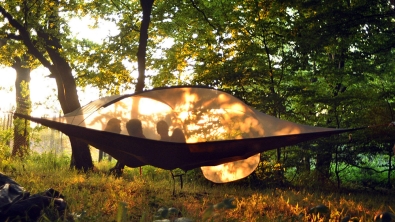 Illustration : A la fois tente et hamac, voici Tentsile