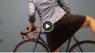 Illustration : Astuce infaillible pour rouler à vélo en jupe! De quoi vous changer la vie!