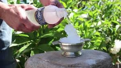 Illustration : Une méthode simple pour geler de l’eau instantanément