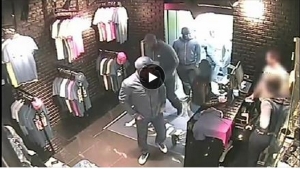 Illustration : "Les images de l'agression de Rohff et sa team contre un ado dans le magasin Ûnkut de Booba!"