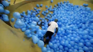 Illustration : "Regardez ce skatepark rempli de ballons gonflables"