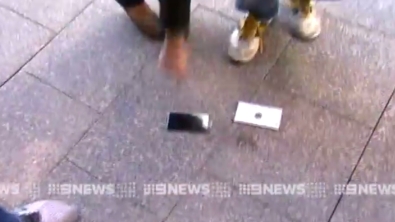 Illustration : "Il est le premier acheteur de l'iPhone 6 et fait tomber son téléphone !"