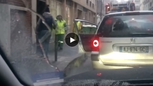 Illustration : "Morsay se fout de la gueule d'éboueurs et se fait défoncer en directe!"