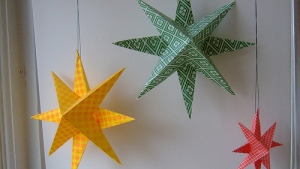 Illustration : "Des étoiles en papier-origami à faire soi-même"