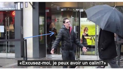 Illustration : "Ils lui ont tous refusé son câlin, jusqu'à ce qu'il rencontre un homme pas comme les autres!"