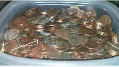 Illustration : "Ce qu'il va faire avec les pièces de monnaie qu'il a ramassé est tout simplement ingénieux!"