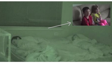 Illustration : Ils captent une scène très amusante en plaçant une caméra dans la chambre des enfants!