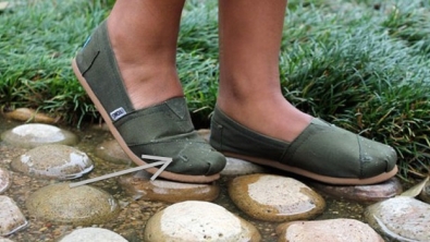 Illustration : Astuce: Voici un truc assez simple pour rendre vos souliers imperméables!