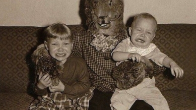 Illustration : "17 photos d'enfants terrorisés par les lapins de Pâques"
