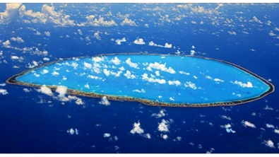 Illustration : "Ce qui ressemble à une énorme piscine de loin n'est ni plus ni moins qu'un Paradis sur Terre !"