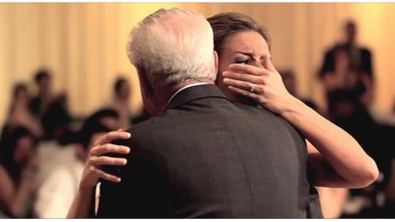 Illustration : "Décédé, son papa ne peut être présent lors de son mariage. La surprise de son frère est magnifique !"