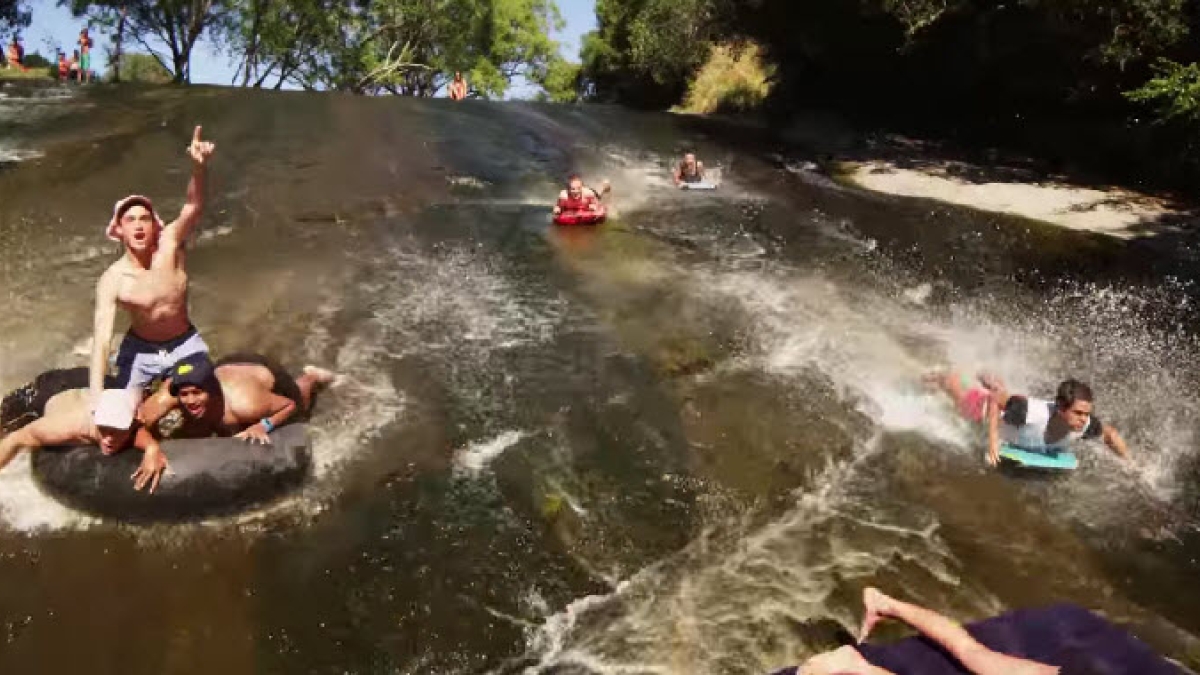 Devin Supertramp et le toboggan naturel le plus cool au monde ! C'est