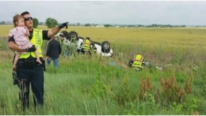 Illustration : "Ce policier distrait une petite fille après le décès de son papa dans un violent accident ! Bravo à lui..."