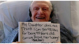 Illustration : "À 98 ans, ce vieil homme parie un truc fou avec sa fille. Il est vite devenu la star du web pour une journée !"