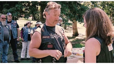 Illustration : "Cette jeune fille était abusée par son beau père mais regardez bien la réaction de ces motards !"