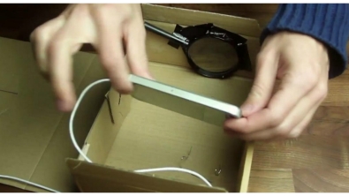 Illustration : "Une loupe placée dans une boîte et un smartphone, c'est tout ce qu'il faut pour cette astuce magique !"