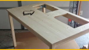 Illustration : "Elle perce 2 trous dans une table Ikea pour créer une petite merveille bien pensée ! "