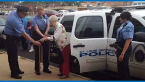 Illustration : "Mise en état d'arrestation le jour où elle fête ses 102 ans ! La drôle histoire de cette mamie fait un carton..."