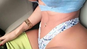 Image illustrant l'article Pour être parfaite, elle subit 20 chirurgies et se fait arracher toutes les dents! Voilà à quoi elle ressemble: