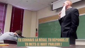 Illustration : "Le téléphone d'une élève sonne et le prof l'oblige à répondre devant tout le monde... Mais il le regrette très vite ! (Vidéo)"