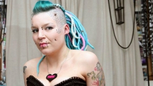 Image illustrant l'article Elle s'est fait tatouer le nom de son mec, mais ce qu'elle fait en apprenant qu'il la trompe... Une vraie malade !