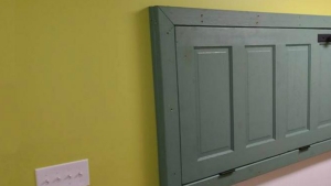 Image illustrant l'article "Chéri, tu peux fixer la porte dans ce sens?". Il pense que sa femme est folle mais quand il comprend...