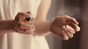 Illustration : "Ce parfum, élu meilleur parfum de l'année, coûte moins de 10 euros"