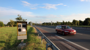 Illustration : "Nouveaux radars : le contrôle automatisé des vignettes Crit’Air fait polémique"