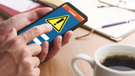 Illustration : Une nouvelle arnaque à la « connexion inhabituelle » sévit par mail