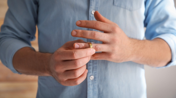 Illustration : Détecter l'infidélité : un célèbre détective dévoile les indices à ne pas négliger